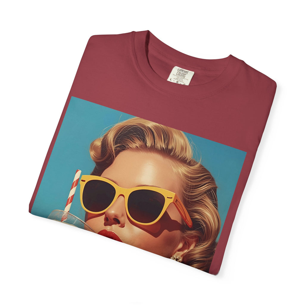 Retro Pop Art Summer Vibes T-Shirt - Vintage Style Tee, Casual Wear, Gift for Her, Fashion Tee, Beach Day Outfit