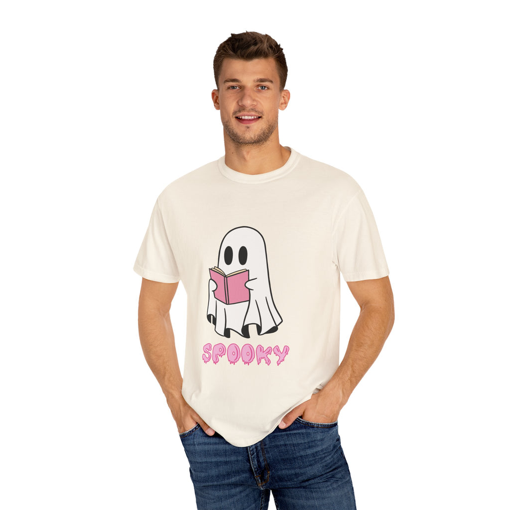 Spooky Ghost Reading T-Shirt | Unisex Halloween Tee, Cute Horror Gift, Cozy Casual Wear, Literary Costume Party, Ghost Lover Shirt