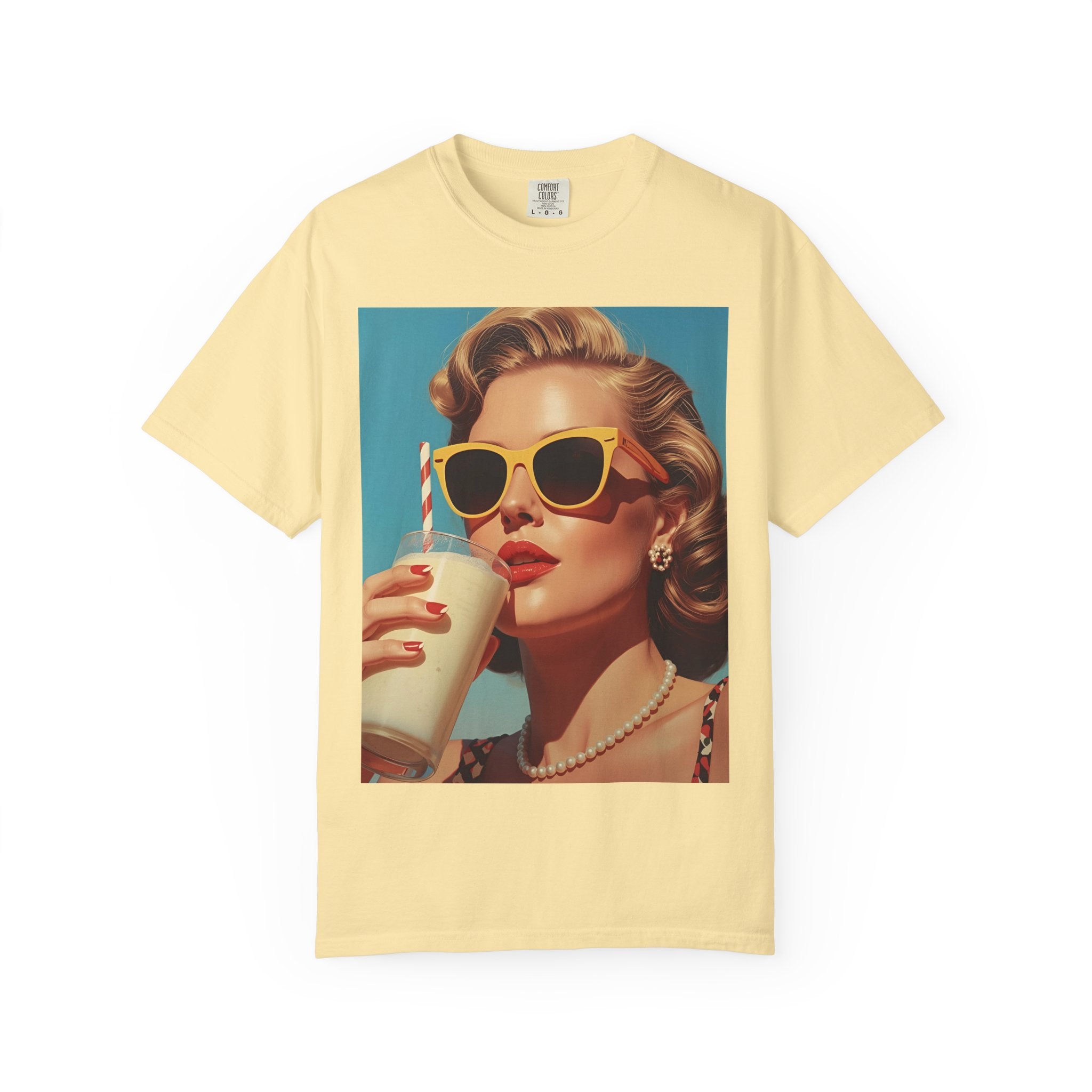 Retro Pop Art Summer Vibes T-Shirt - Vintage Style Tee, Casual Wear, Gift for Her, Fashion Tee, Beach Day Outfit