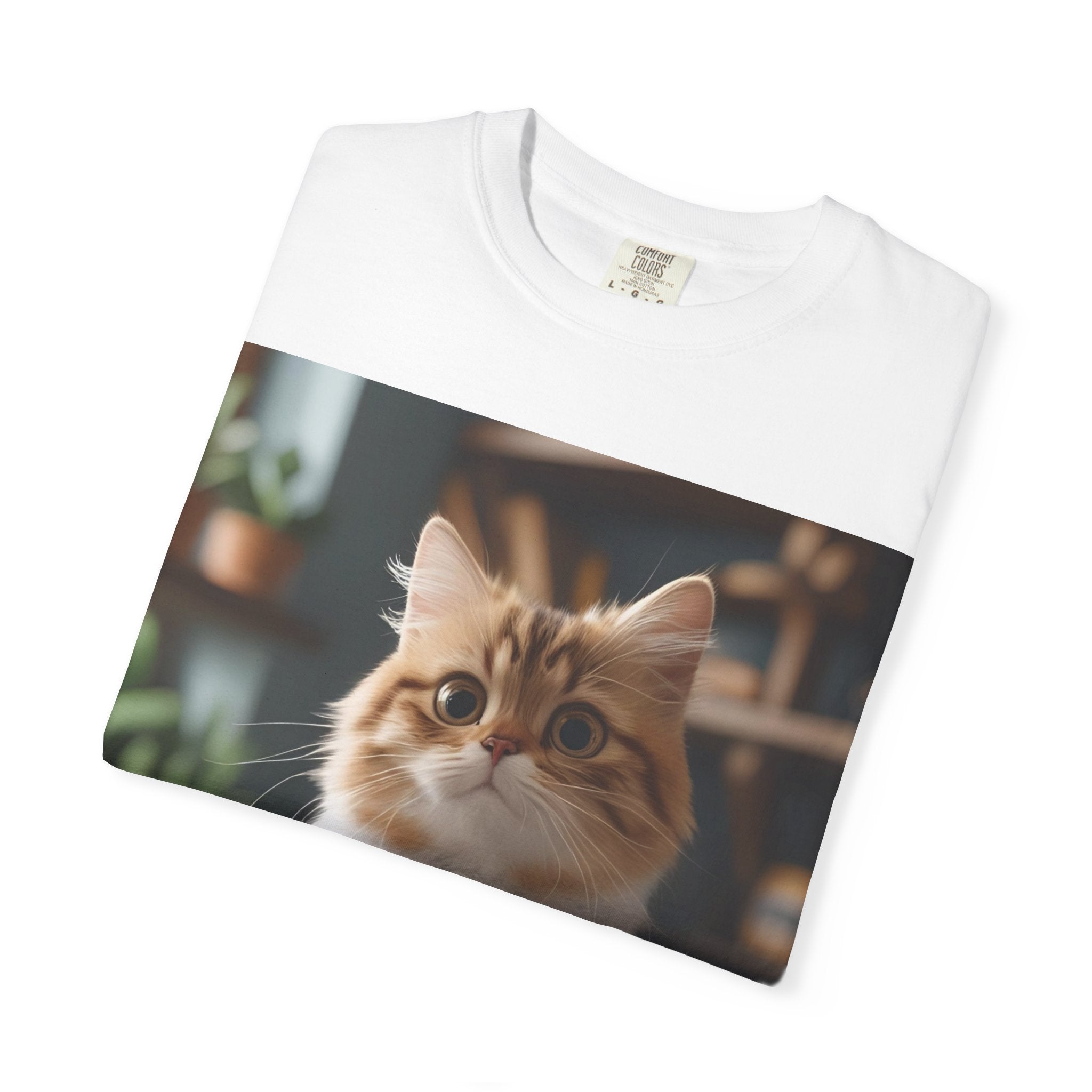 Adorable Cat Graphic T-shirt for Animal Lovers, Cute Pet Tee, Gift for Cat Owners, Casual Wear, Unisex Apparel