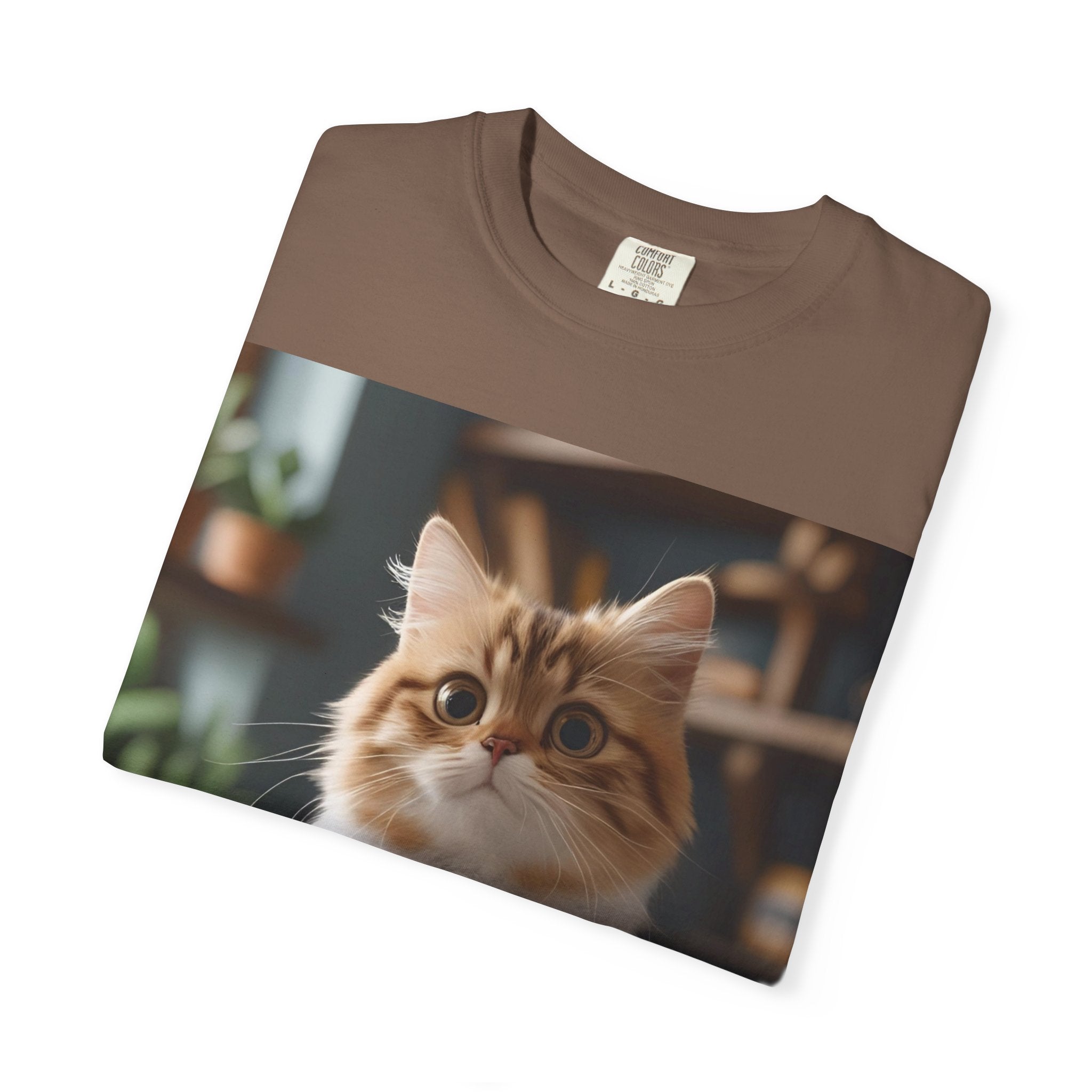 Adorable Cat Graphic T-shirt for Animal Lovers, Cute Pet Tee, Gift for Cat Owners, Casual Wear, Unisex Apparel
