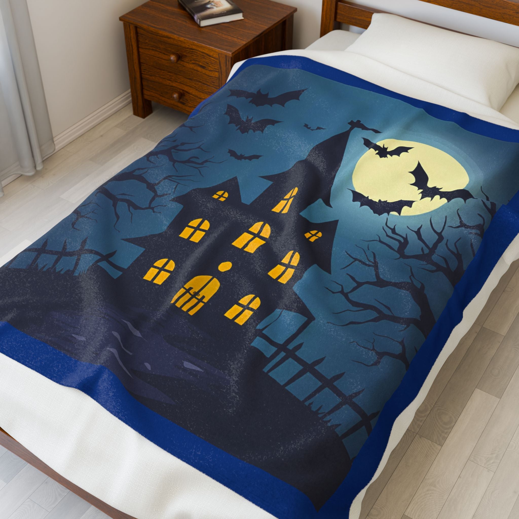 Halloween Haunted House Plush Blanket, Cozy Throw for Fall, Spooky Home Decor, Gift for Halloween Lovers, Seasonal Bedding