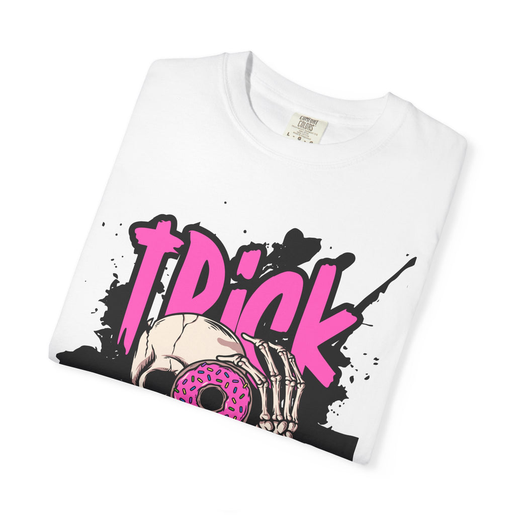 Halloween Skull T-Shirt, Trick or Treat Shirt, Unisex Graphic Tee, Spooky Vibes, Fall Fashion, Festival Wear, Casual Outfit