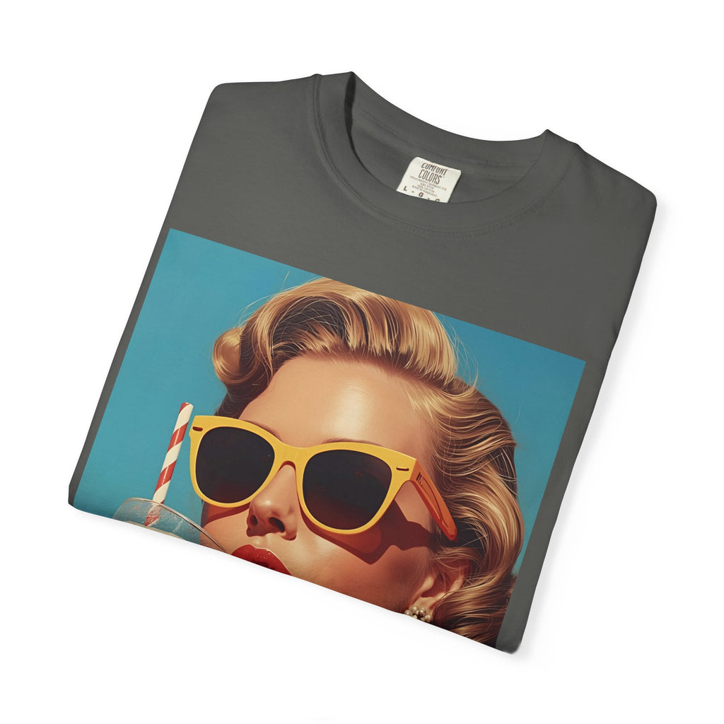 Retro Pop Art Summer Vibes T-Shirt - Vintage Style Tee, Casual Wear, Gift for Her, Fashion Tee, Beach Day Outfit