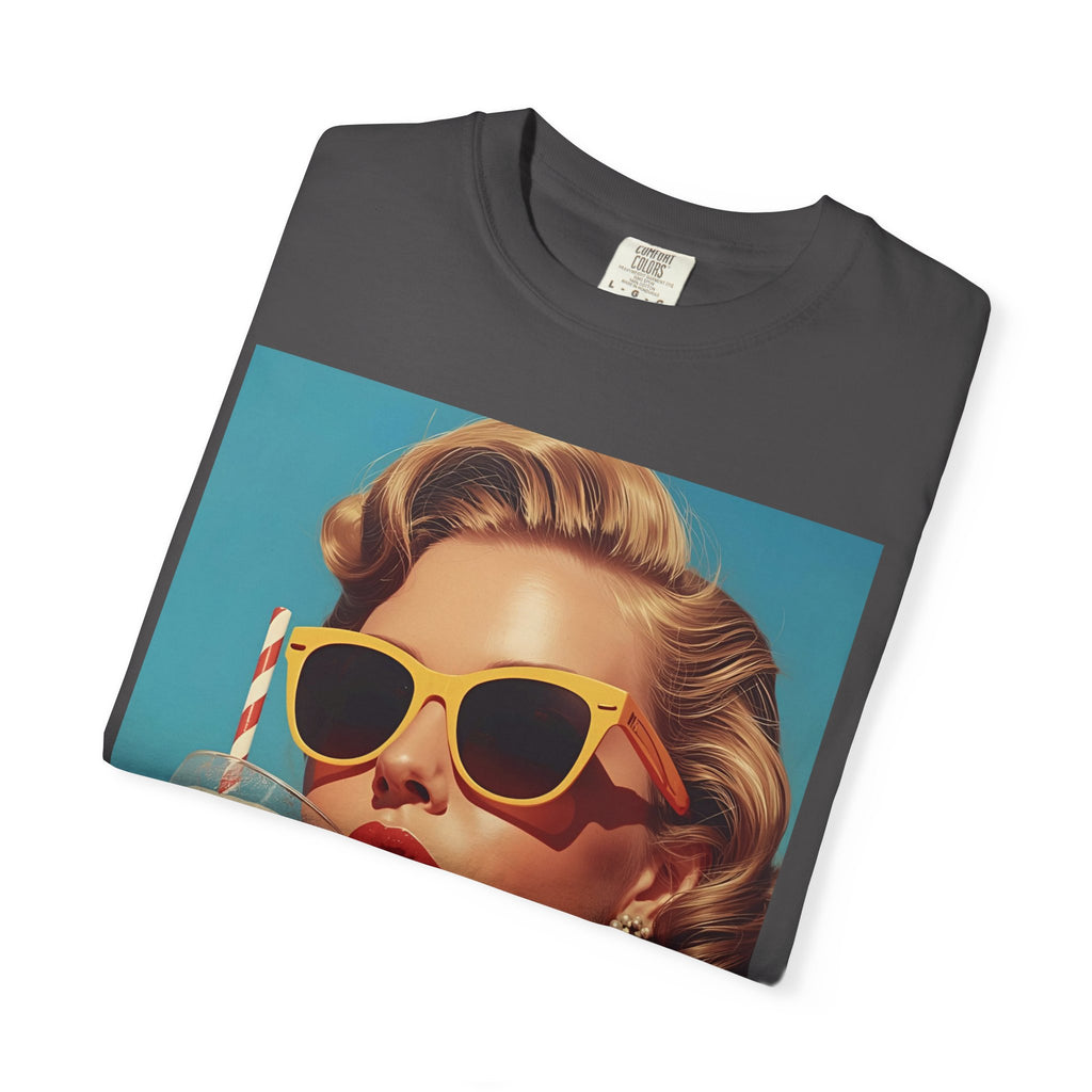 Retro Pop Art Summer Vibes T-Shirt - Vintage Style Tee, Casual Wear, Gift for Her, Fashion Tee, Beach Day Outfit