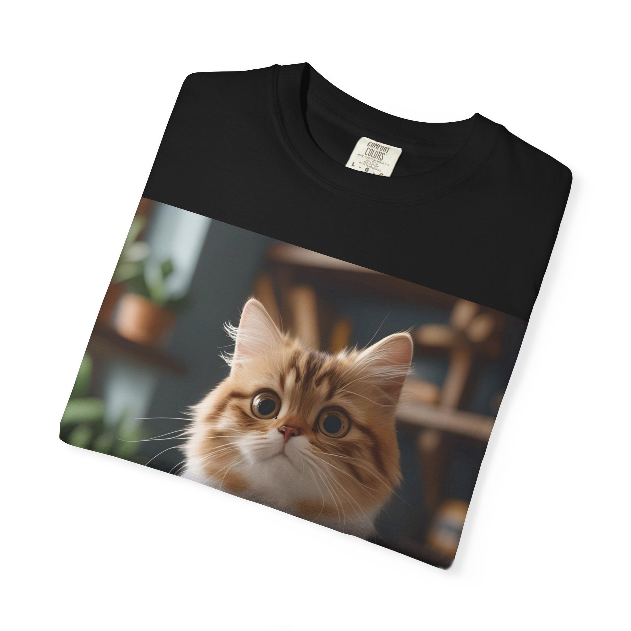 Adorable Cat Graphic T-shirt for Animal Lovers, Cute Pet Tee, Gift for Cat Owners, Casual Wear, Unisex Apparel