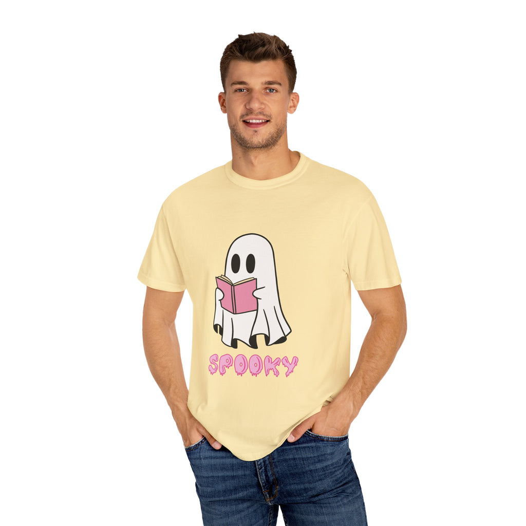 Spooky Ghost Reading T-Shirt | Unisex Halloween Tee, Cute Horror Gift, Cozy Casual Wear, Literary Costume Party, Ghost Lover Shirt