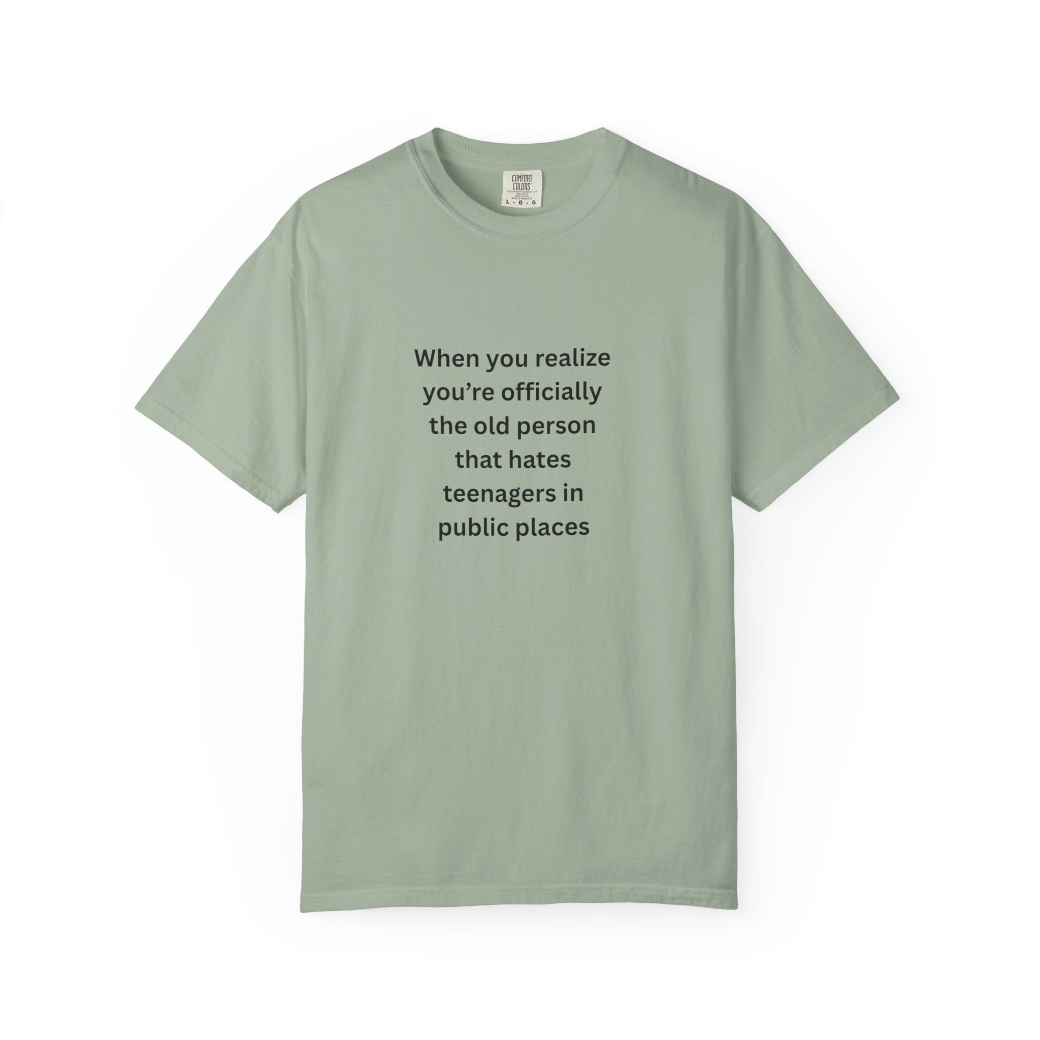 When You Realize You're Officially The Old Person Humorous Vintage-Style T-Shirt, Ideal for Adults, Funny Gift for Parents, Casual Wear, Birthday Presents, Relaxed Fit
