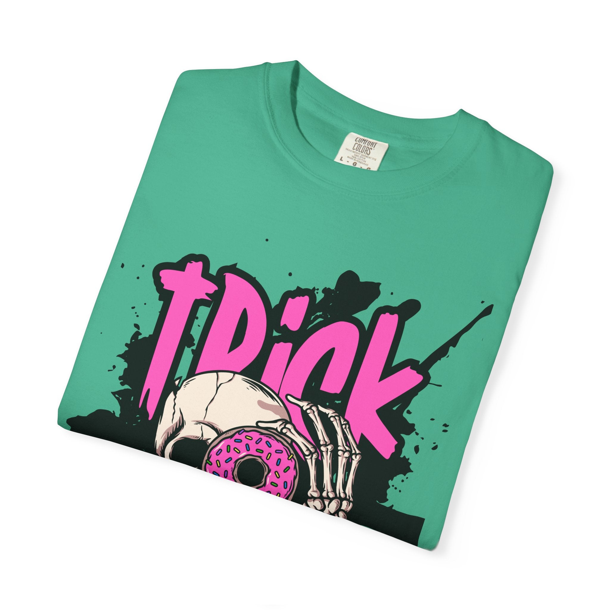 Halloween Skull T-Shirt, Trick or Treat Shirt, Unisex Graphic Tee, Spooky Vibes, Fall Fashion, Festival Wear, Casual Outfit