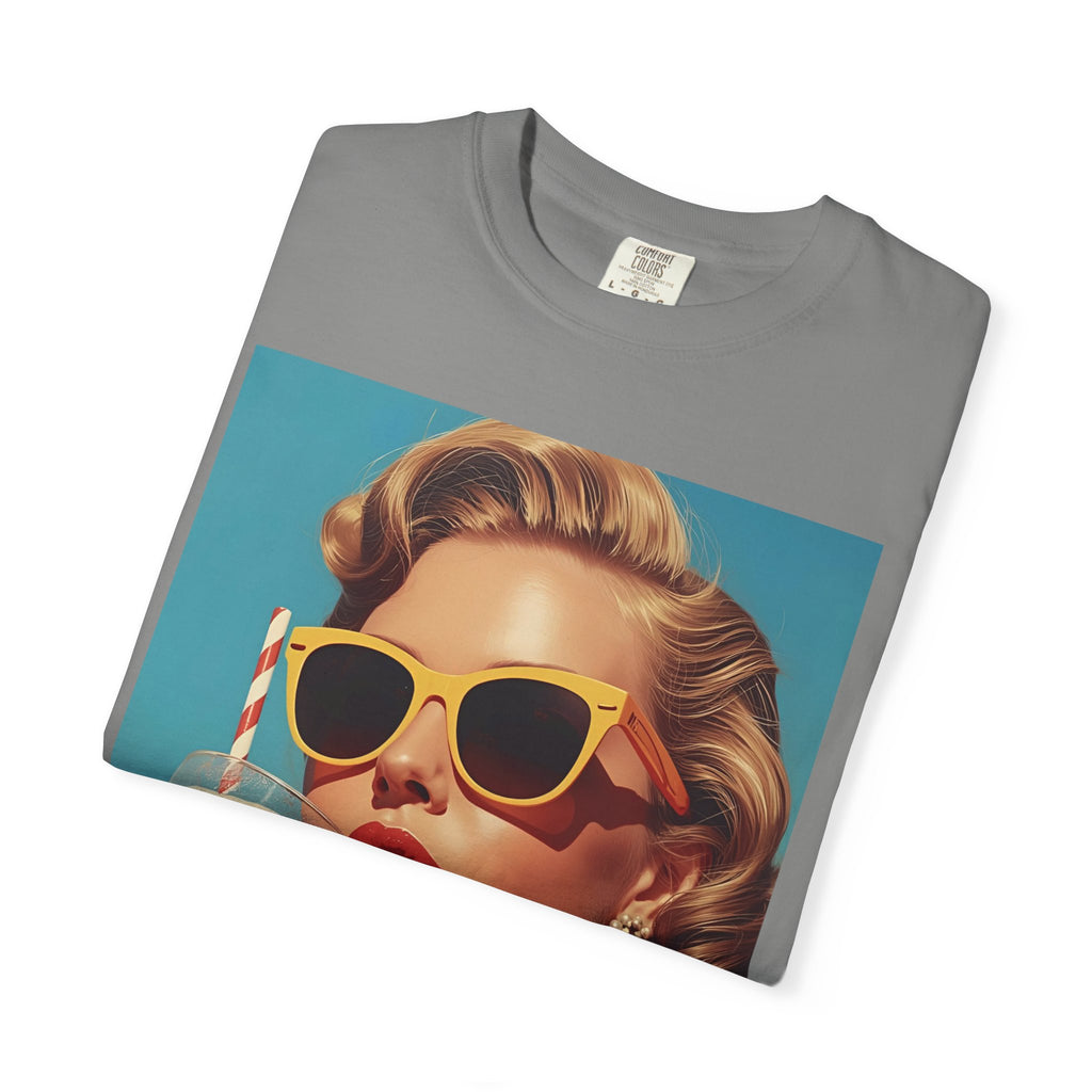 Retro Pop Art Summer Vibes T-Shirt - Vintage Style Tee, Casual Wear, Gift for Her, Fashion Tee, Beach Day Outfit