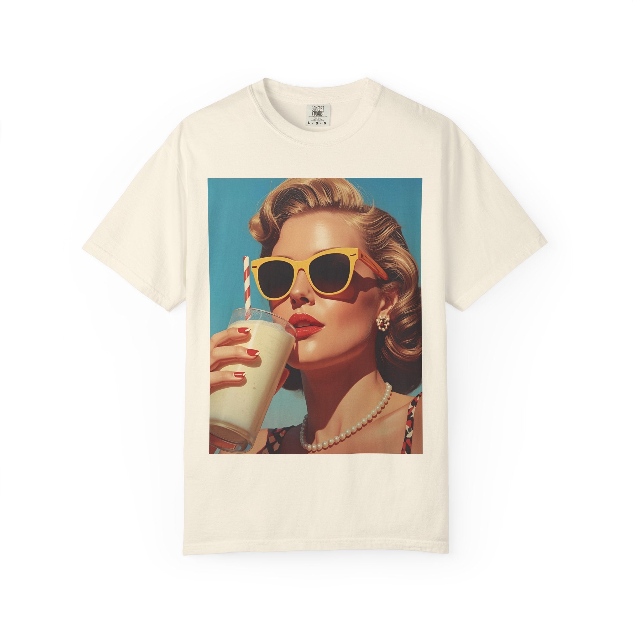 Retro Pop Art Summer Vibes T-Shirt - Vintage Style Tee, Casual Wear, Gift for Her, Fashion Tee, Beach Day Outfit