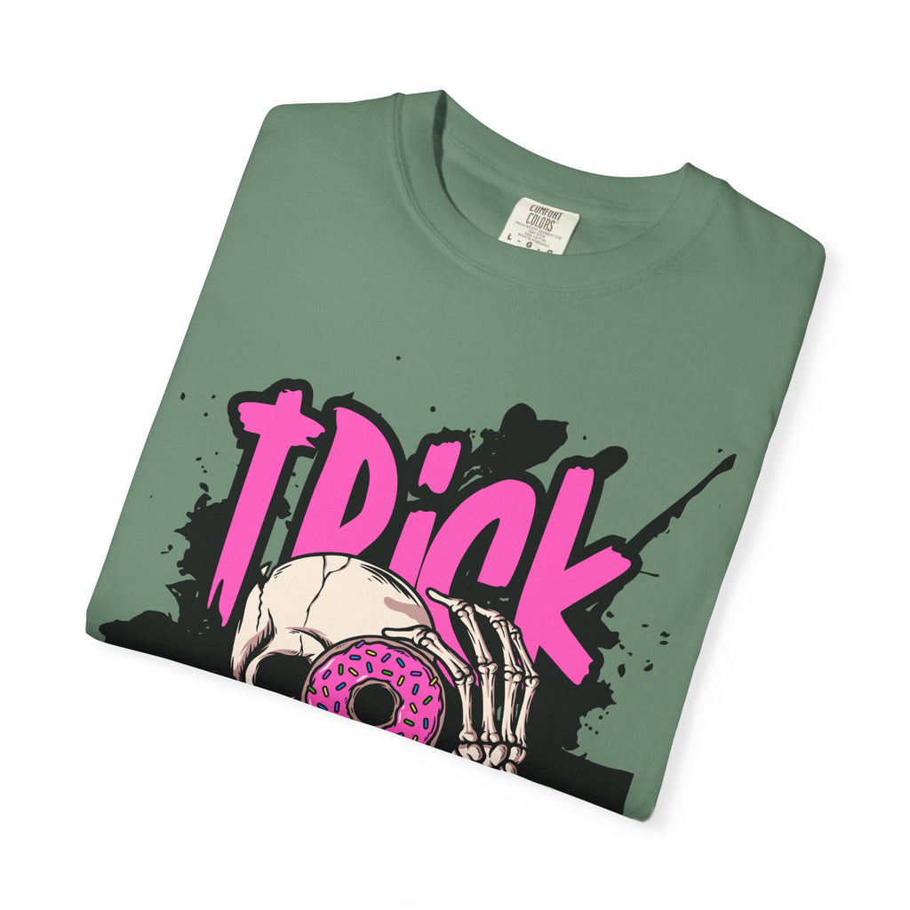 Halloween Skull T-Shirt, Trick or Treat Shirt, Unisex Graphic Tee, Spooky Vibes, Fall Fashion, Festival Wear, Casual Outfit