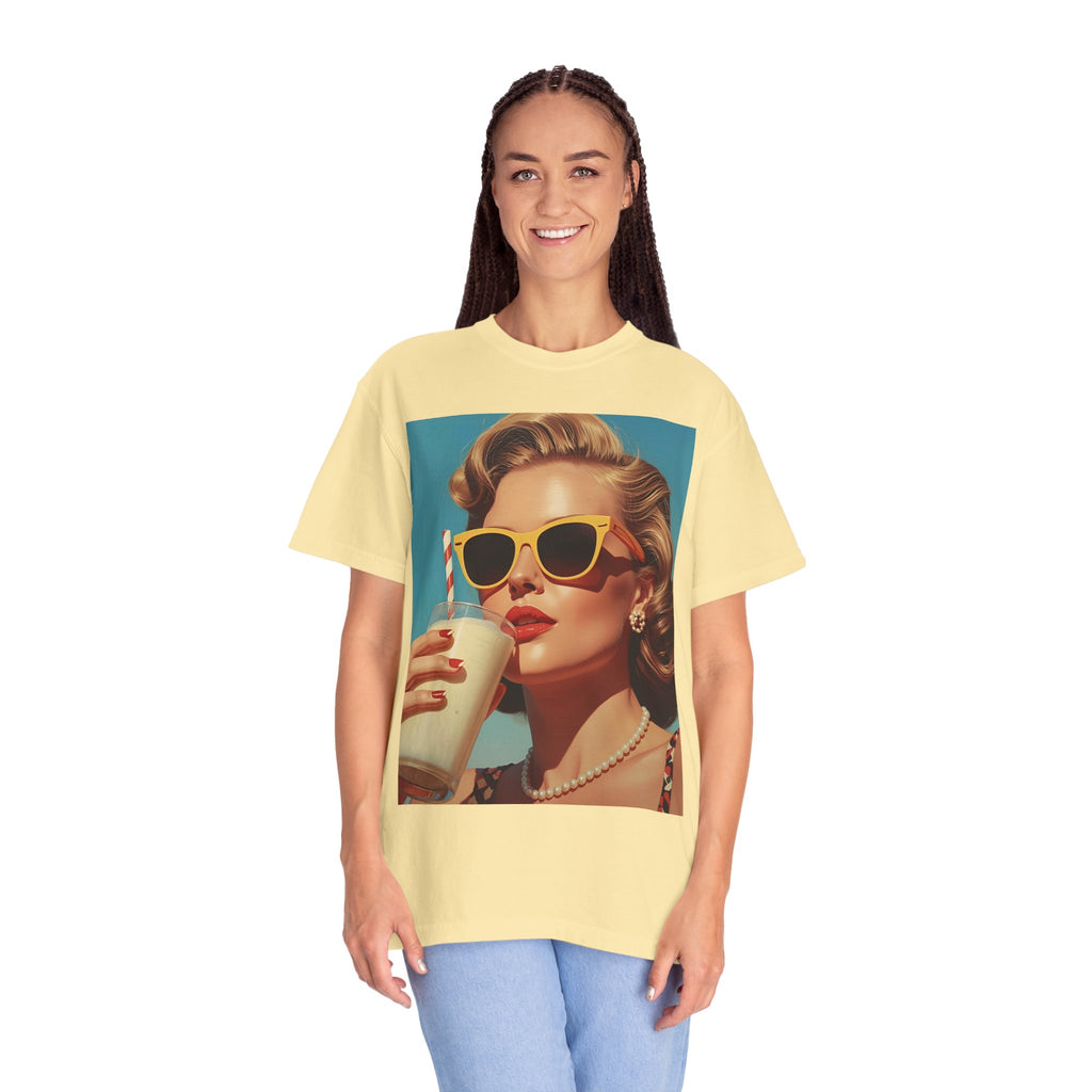 Retro Pop Art Summer Vibes T-Shirt - Vintage Style Tee, Casual Wear, Gift for Her, Fashion Tee, Beach Day Outfit