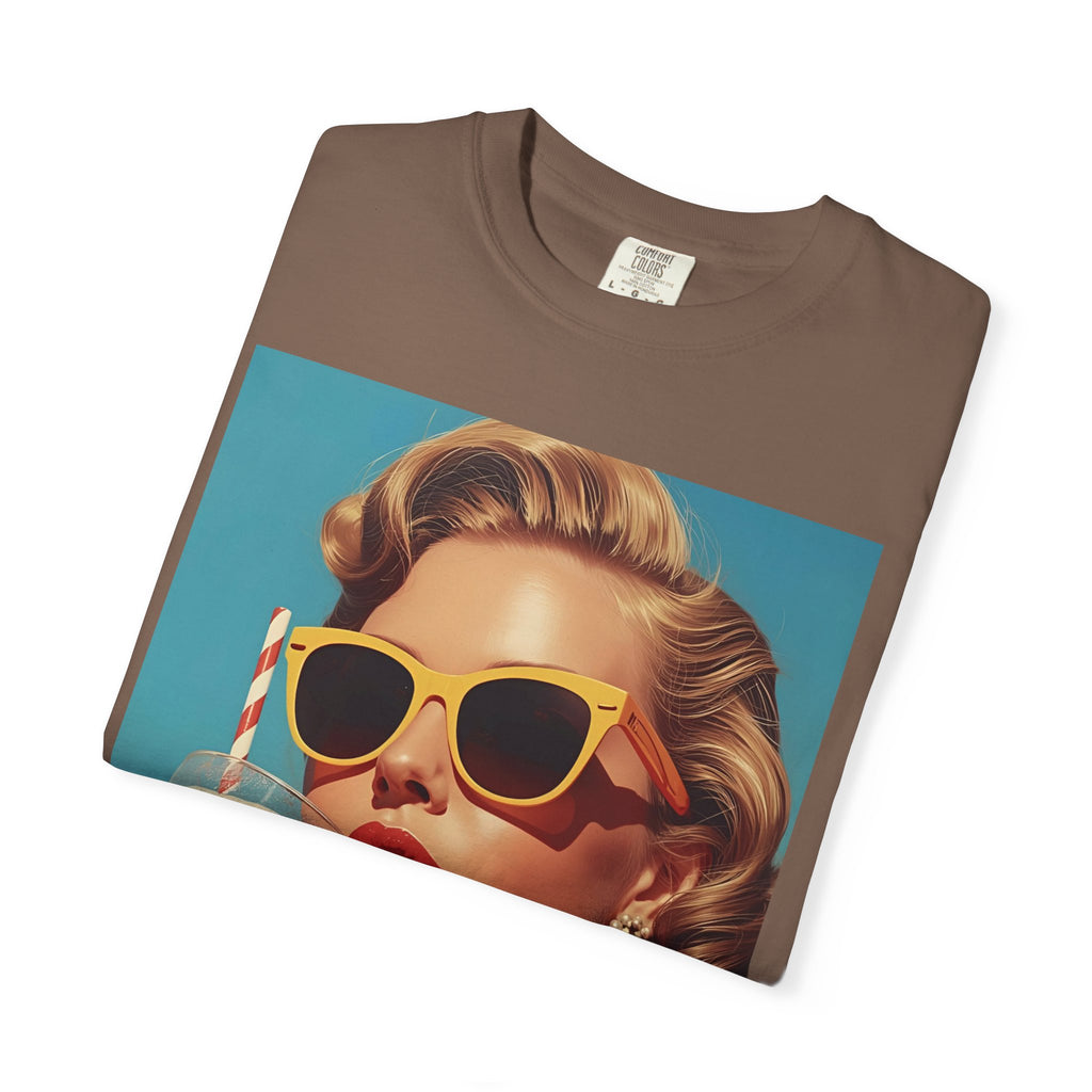 Retro Pop Art Summer Vibes T-Shirt - Vintage Style Tee, Casual Wear, Gift for Her, Fashion Tee, Beach Day Outfit