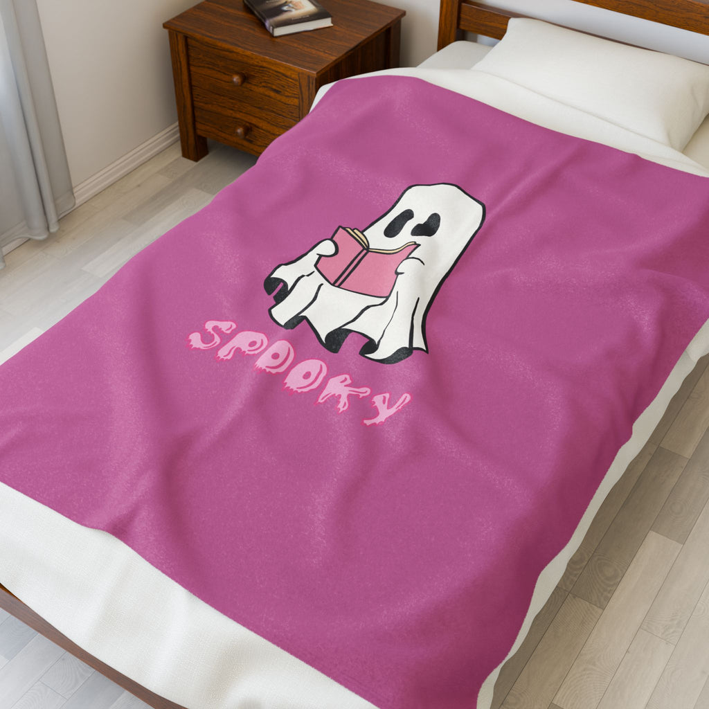 Spooky Ghost Plush Blanket, Cozy Blanket for Halloween, Soft Throw for Kids, Cute Couch Decor, Gift for Book Lovers