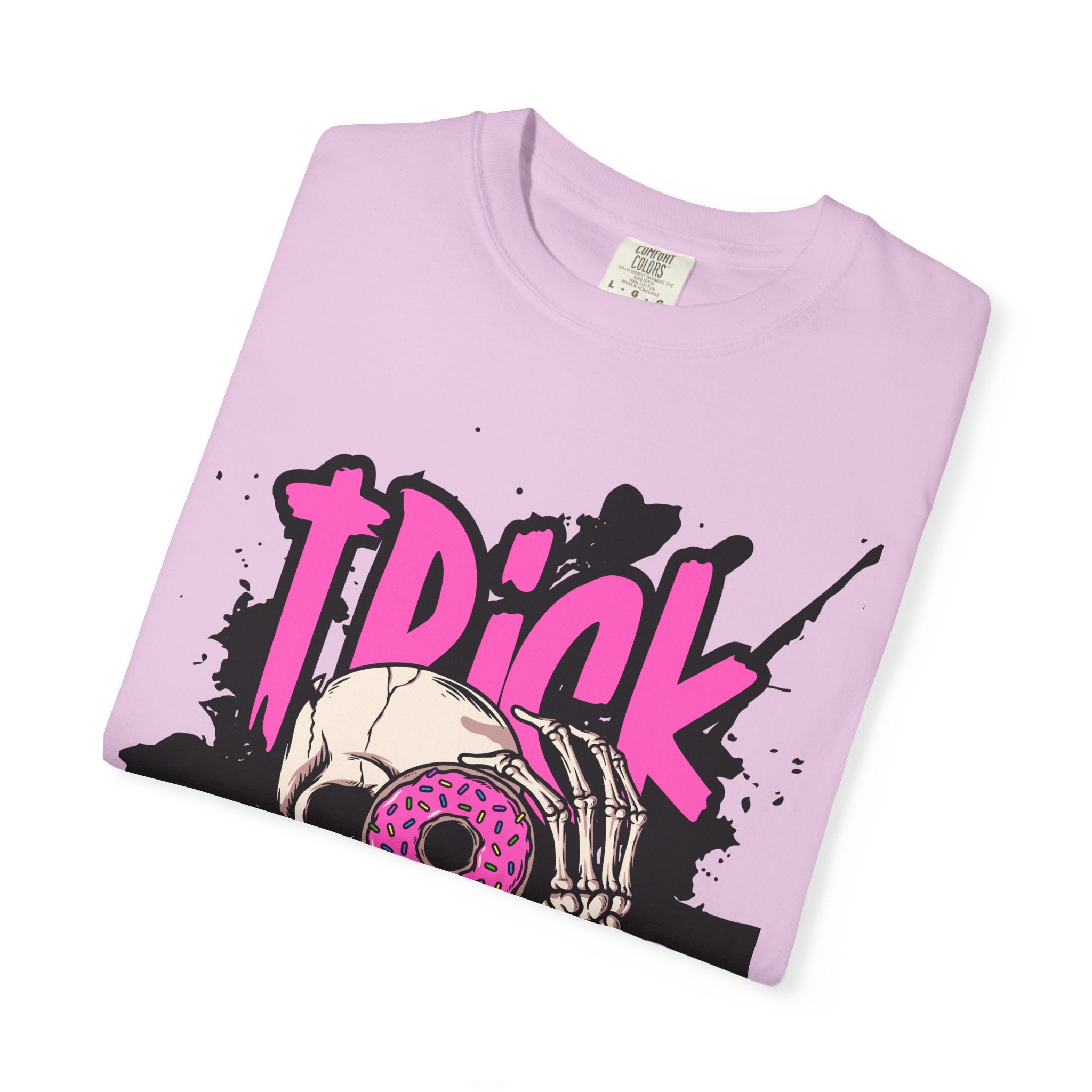 Halloween Skull T-Shirt, Trick or Treat Shirt, Unisex Graphic Tee, Spooky Vibes, Fall Fashion, Festival Wear, Casual Outfit