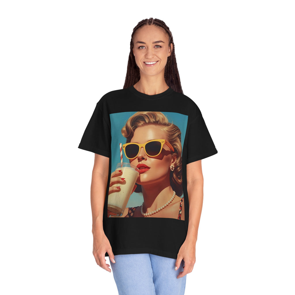 Retro Pop Art Summer Vibes T-Shirt - Vintage Style Tee, Casual Wear, Gift for Her, Fashion Tee, Beach Day Outfit