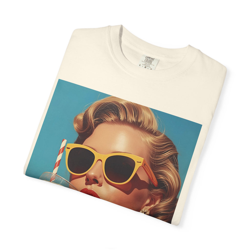 Retro Pop Art Summer Vibes T-Shirt - Vintage Style Tee, Casual Wear, Gift for Her, Fashion Tee, Beach Day Outfit