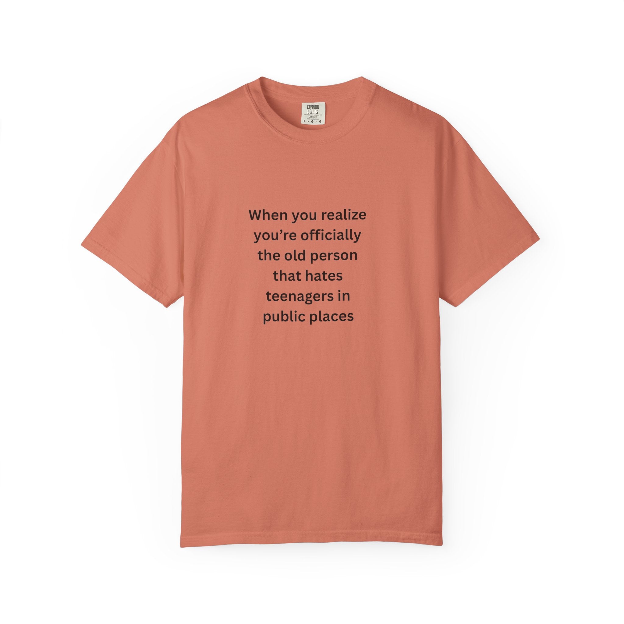 When You Realize You're Officially The Old Person Humorous Vintage-Style T-Shirt, Ideal for Adults, Funny Gift for Parents, Casual Wear, Birthday Presents, Relaxed Fit