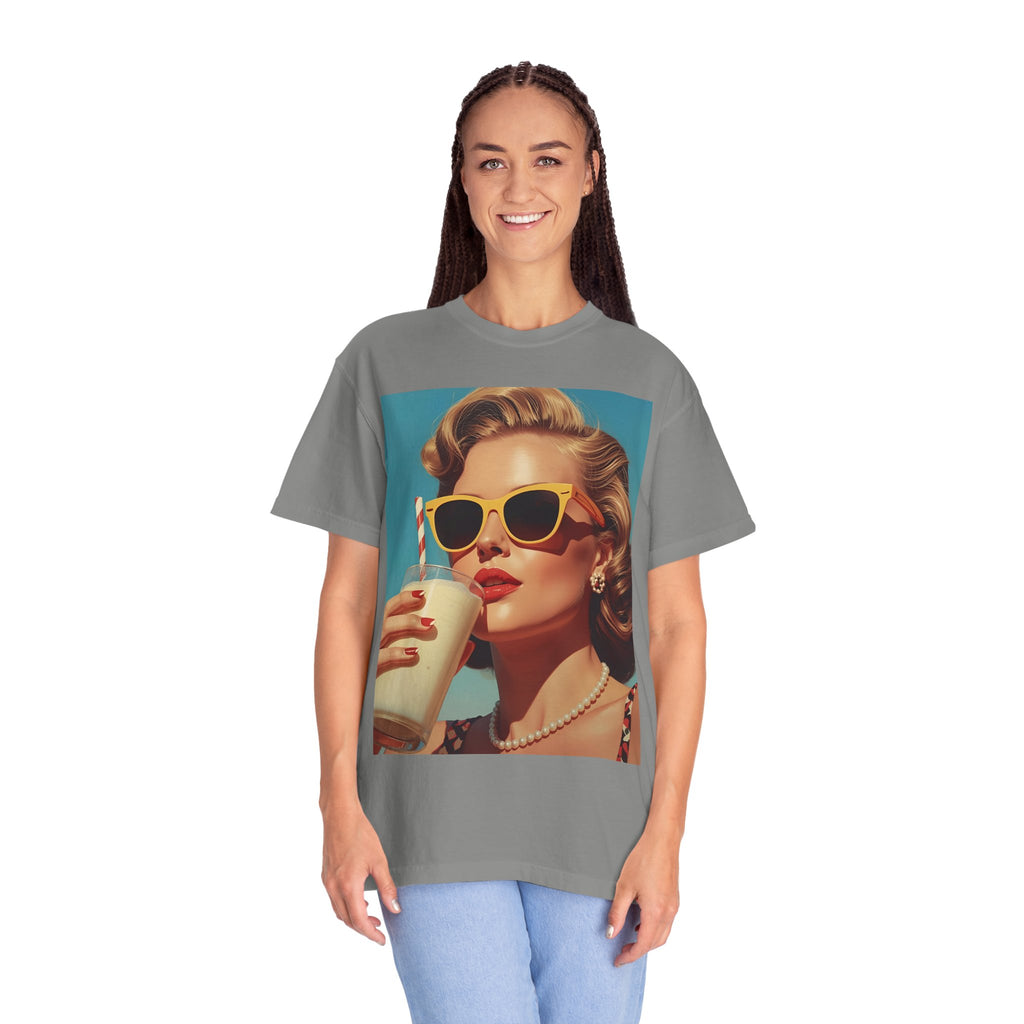 Retro Pop Art Summer Vibes T-Shirt - Vintage Style Tee, Casual Wear, Gift for Her, Fashion Tee, Beach Day Outfit