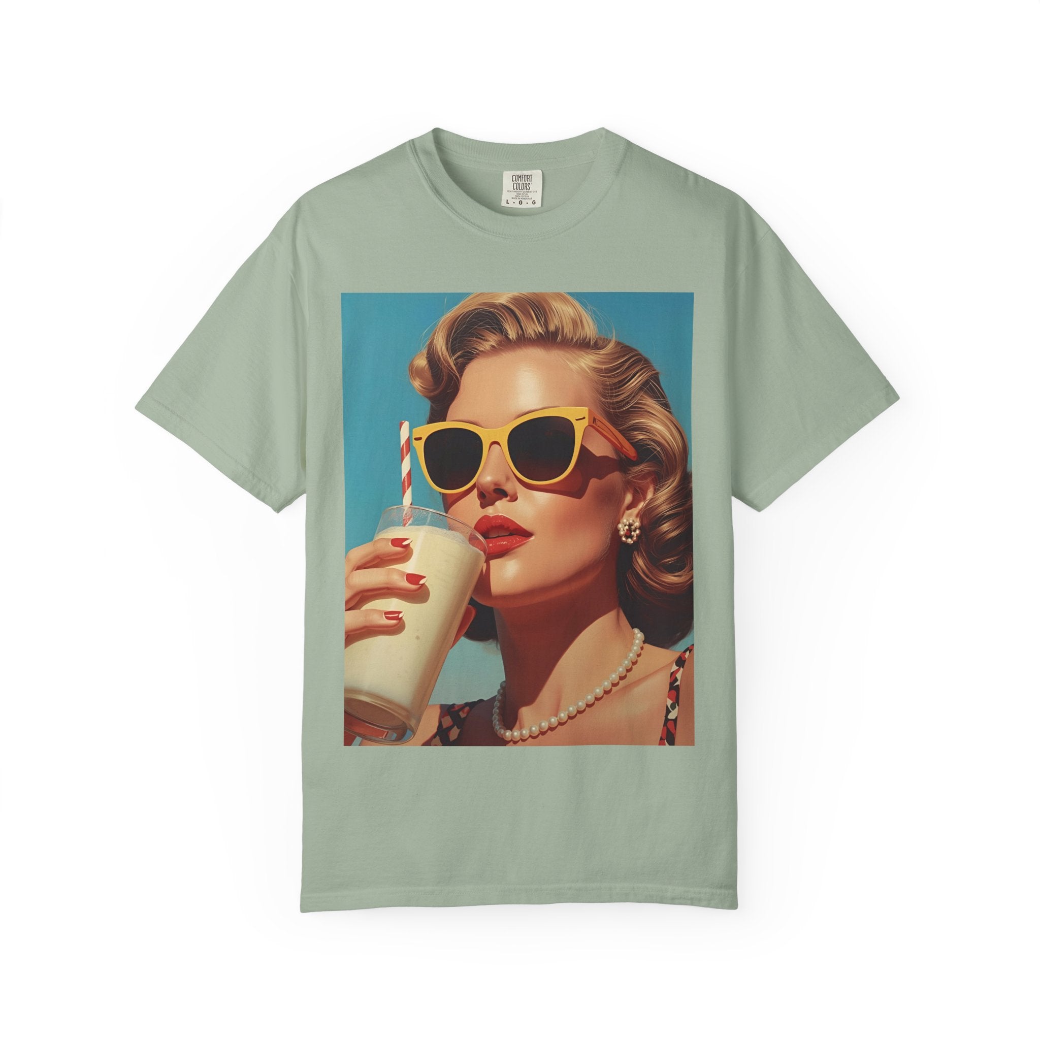 Retro Pop Art Summer Vibes T-Shirt - Vintage Style Tee, Casual Wear, Gift for Her, Fashion Tee, Beach Day Outfit