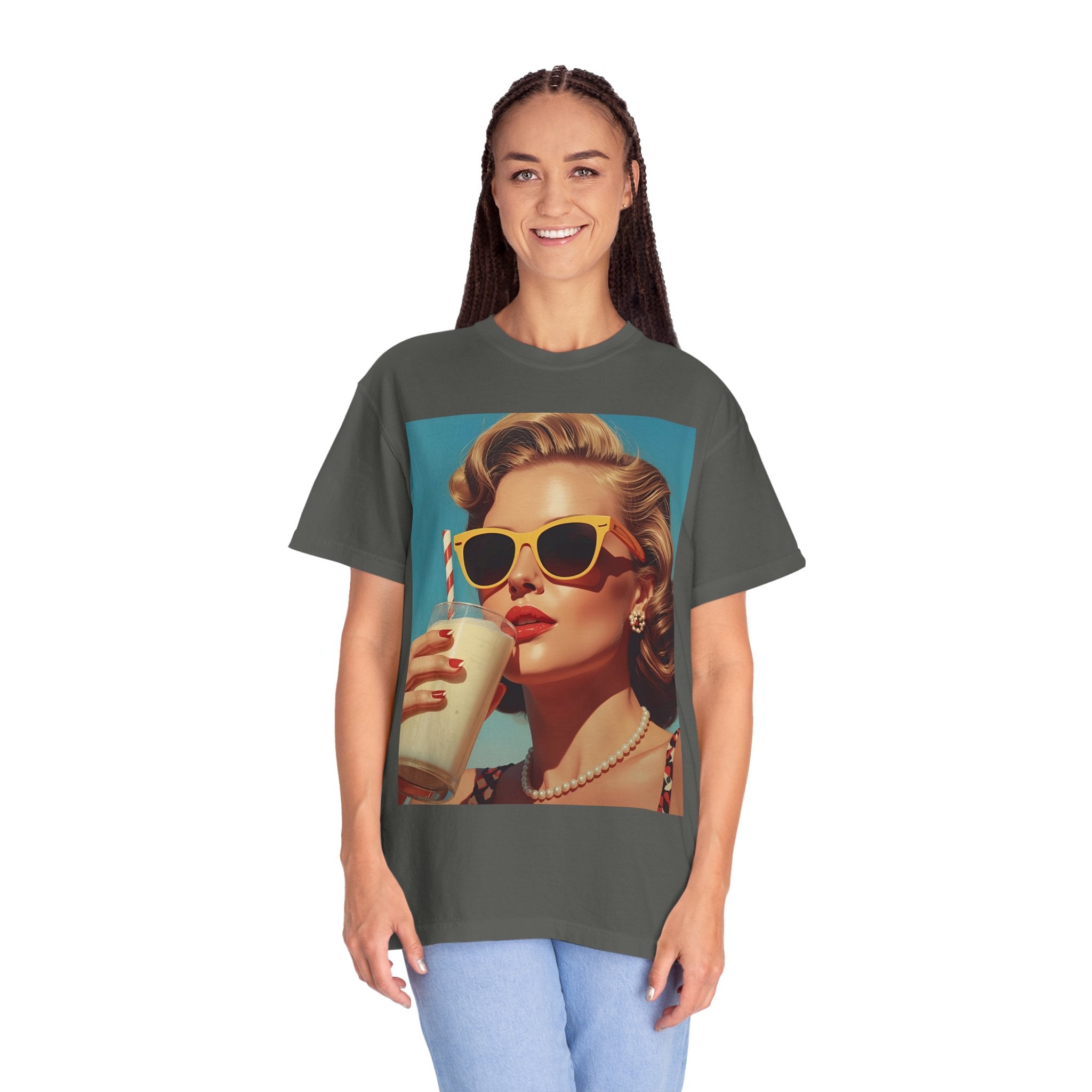 Retro Pop Art Summer Vibes T-Shirt - Vintage Style Tee, Casual Wear, Gift for Her, Fashion Tee, Beach Day Outfit