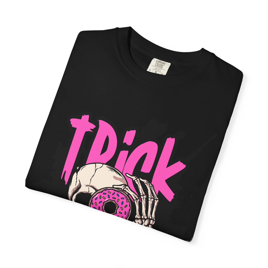 Halloween Skull T-Shirt, Trick or Treat Shirt, Unisex Graphic Tee, Spooky Vibes, Fall Fashion, Festival Wear, Casual Outfit