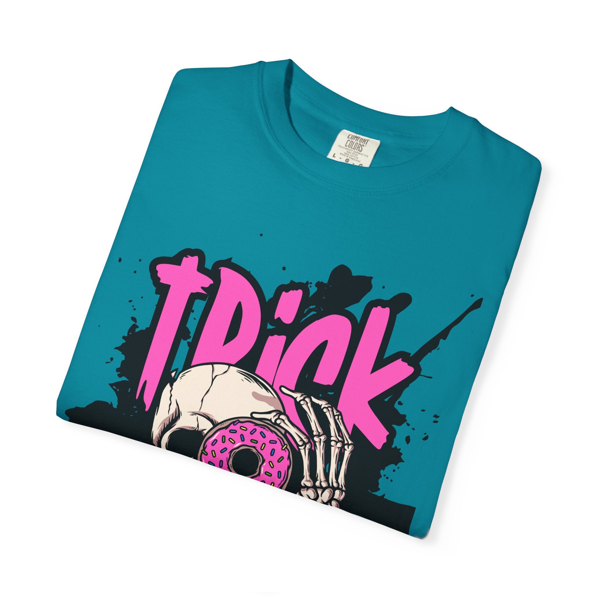 Halloween Skull T-Shirt, Trick or Treat Shirt, Unisex Graphic Tee, Spooky Vibes, Fall Fashion, Festival Wear, Casual Outfit