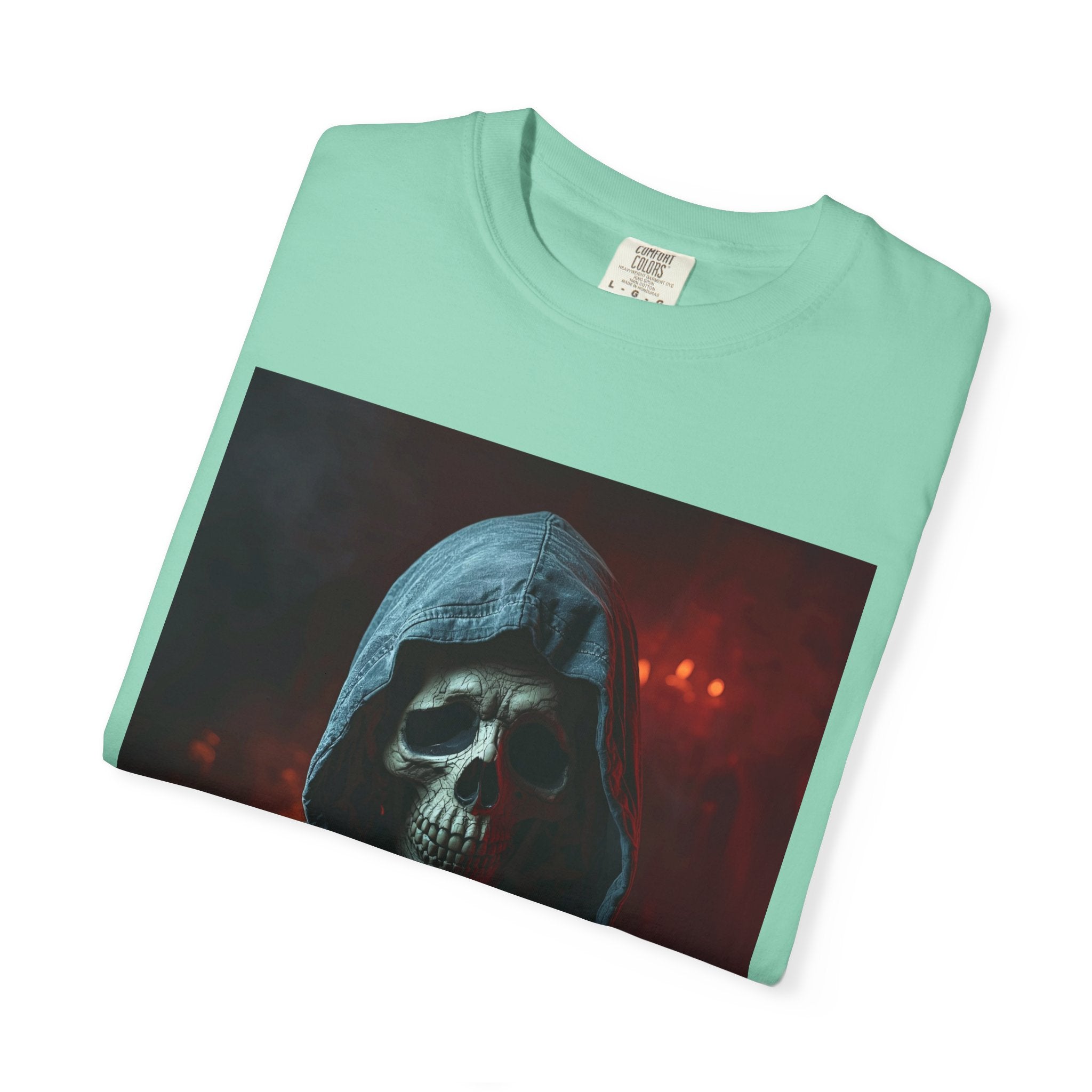 Gothic Skull T-Shirt | Unisex Vintage Tee, Halloween Shirt, Edgy Graphic Top, Unique Gift for Him/Her, Urban Style Wear