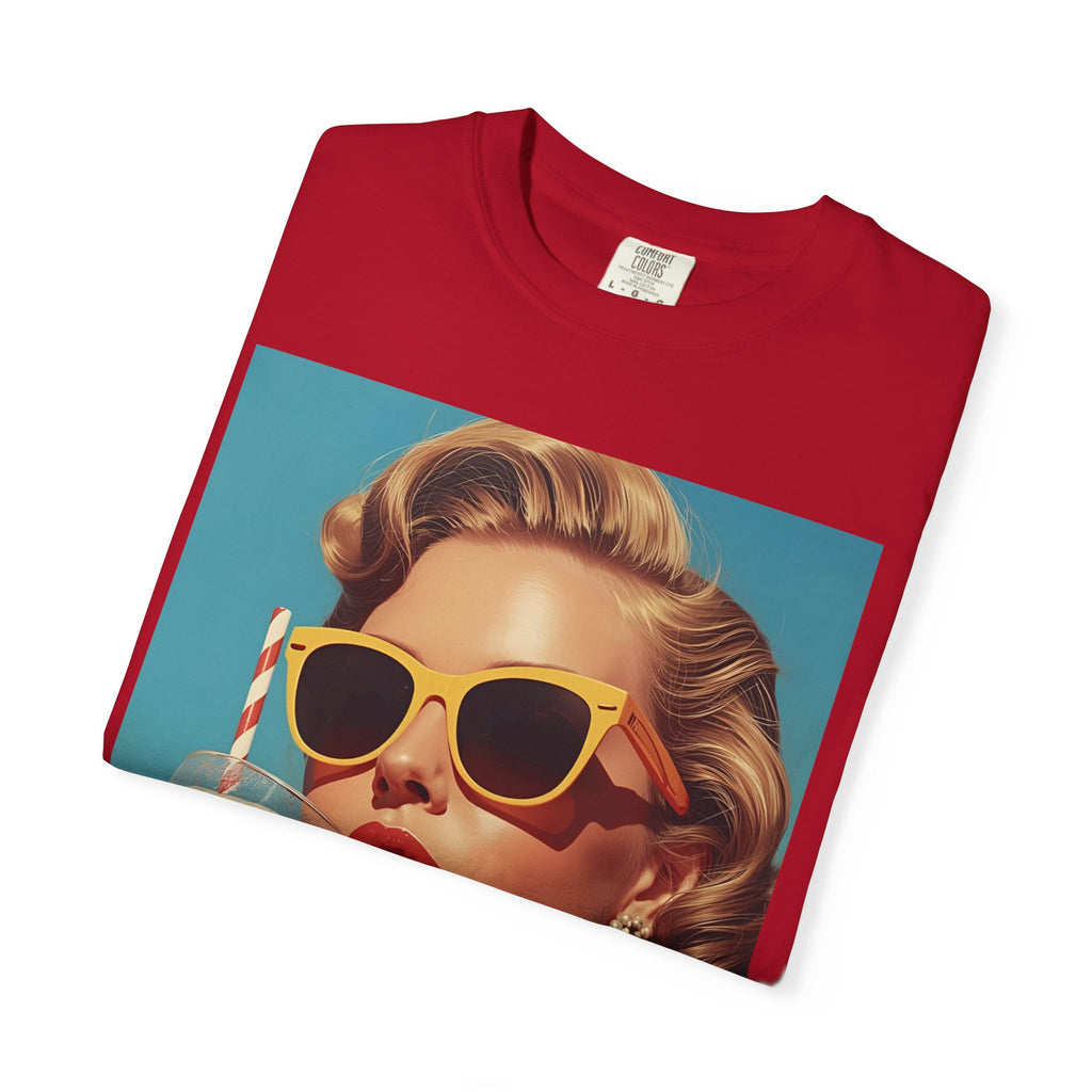 Retro Pop Art Summer Vibes T-Shirt - Vintage Style Tee, Casual Wear, Gift for Her, Fashion Tee, Beach Day Outfit