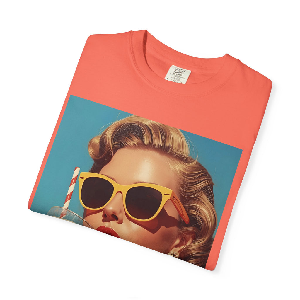 Retro Pop Art Summer Vibes T-Shirt - Vintage Style Tee, Casual Wear, Gift for Her, Fashion Tee, Beach Day Outfit