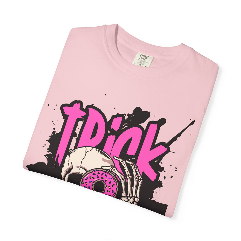 Halloween Skull T-Shirt, Trick or Treat Shirt, Unisex Graphic Tee, Spooky Vibes, Fall Fashion, Festival Wear, Casual Outfit