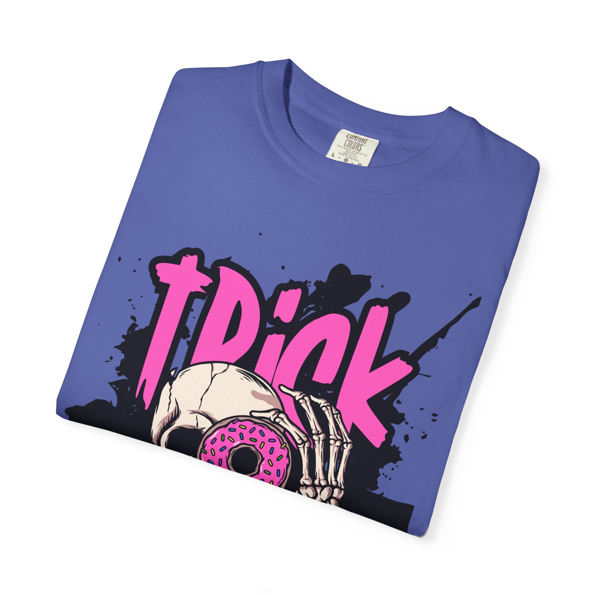 Halloween Skull T-Shirt, Trick or Treat Shirt, Unisex Graphic Tee, Spooky Vibes, Fall Fashion, Festival Wear, Casual Outfit