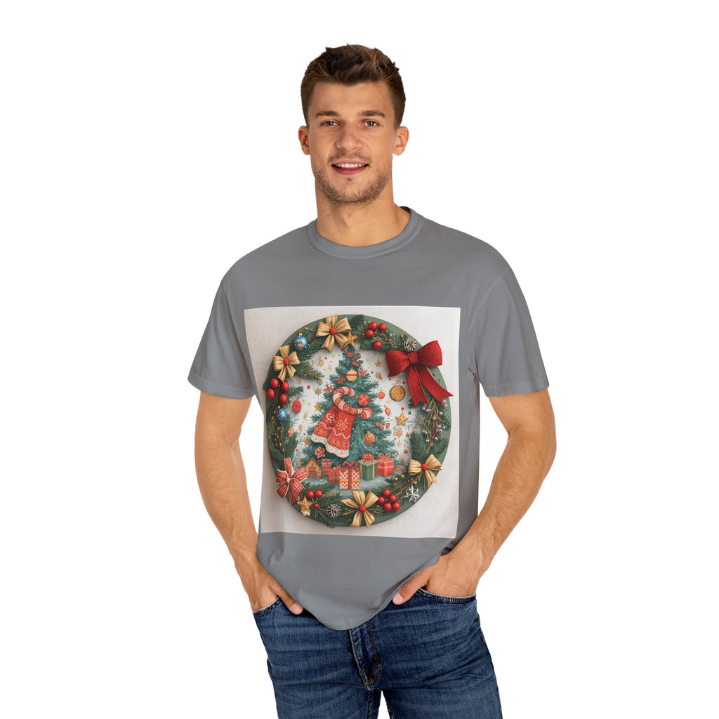 Christmas Wreath Festive Christmas T-shirt, Unisex Holiday Tee, Cheerful Xmas Apparel, Perfect Gift, Winter Celebration Wear, Christmas Spirit Shirt