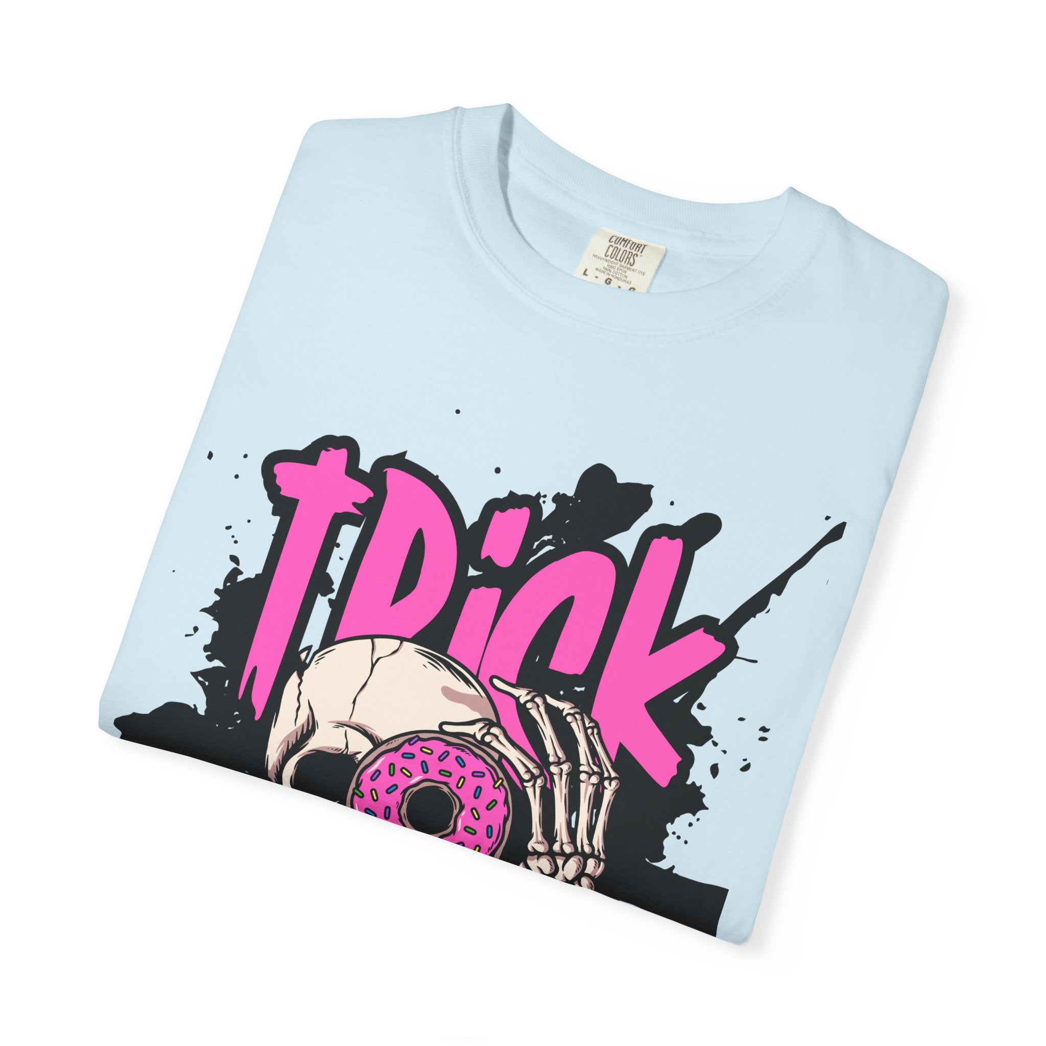 Halloween Skull T-Shirt, Trick or Treat Shirt, Unisex Graphic Tee, Spooky Vibes, Fall Fashion, Festival Wear, Casual Outfit